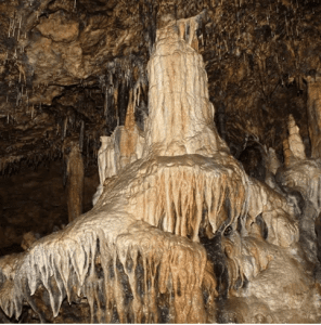 Cueva de los Enebralejos