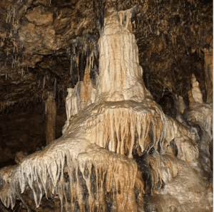 Cueva de los Enebralejos