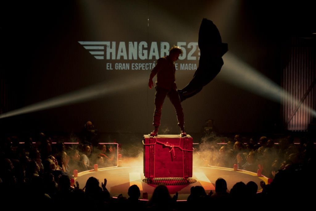 HANGAR 52 Revolution ifema magia