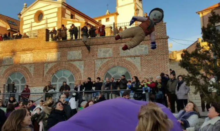 Manteo pelele Matadero Madrid
